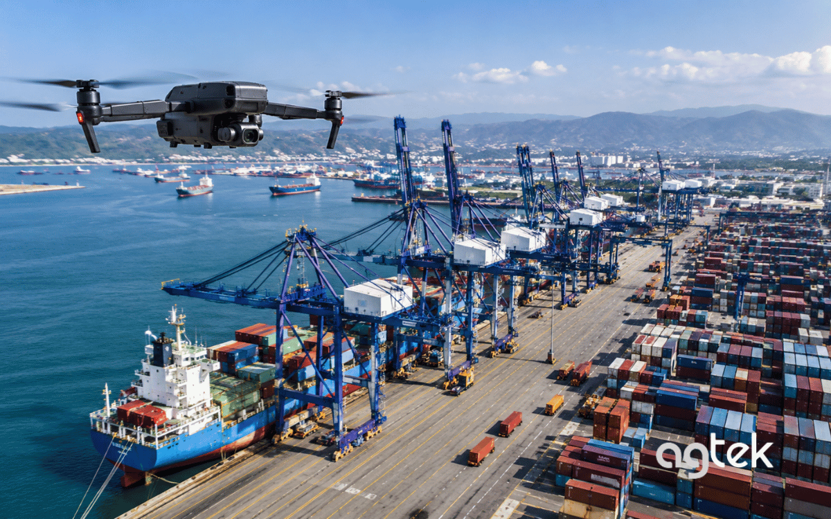 Drone khảo sát khu vực đê chắn sóng và bờ biển.
